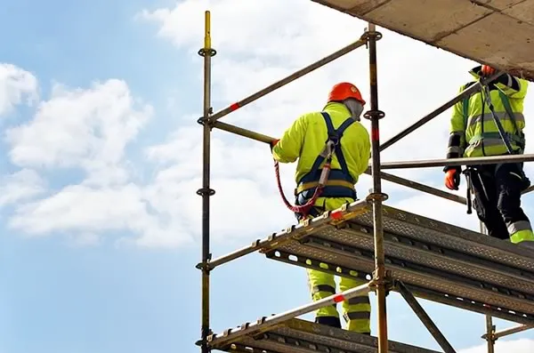 Huấn luyện an toàn khi làm việc trên cao tại Viện đào tạo và Hợp tác Giáo dục (TIEC)
