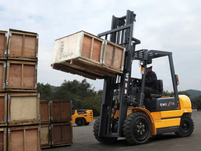 Hướng dẫn chi tiết về an toàn xe nâng và các nguy cơ tiềm ẩn