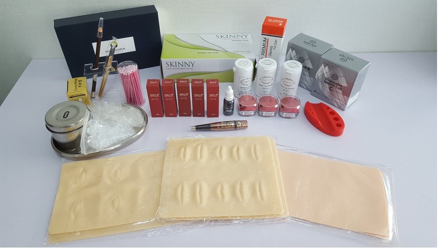 Dụng cụ học tập phun xăm thẩm mỹ ảnh hưởng lớn tới chi phí khóa học phun xăm