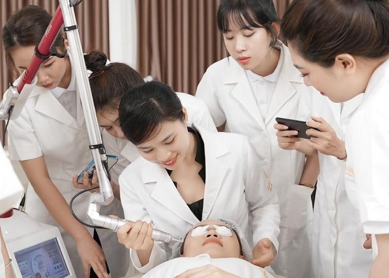 Vì sao lớp học chăm sóc da lại “hot” trong những năm gần đây?