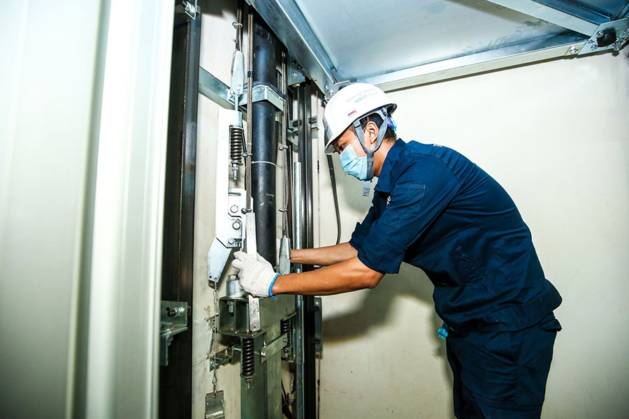 Dấu hiệu cho thấy chi phí bảo trì thang máy có thể đang bị sử dụng chưa đúng quy định